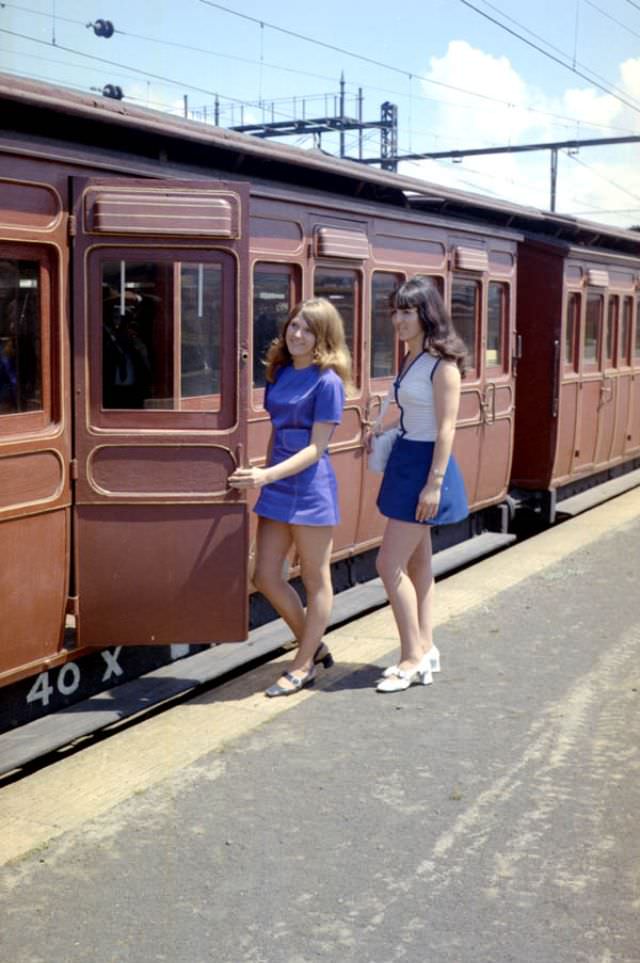 Vintage train at Spencer Street and viaduct, Melbourne, 1972