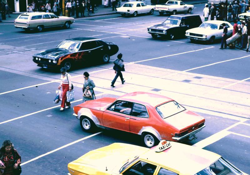 Melbourne street scene, 1975