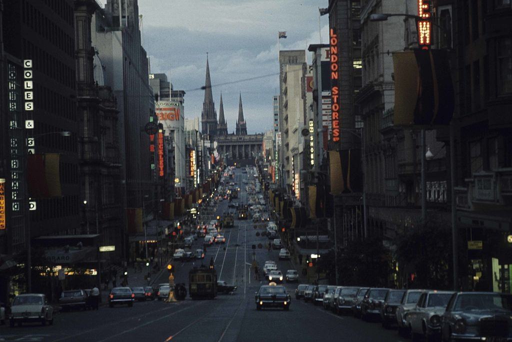 An avenue of the city of Melbourne, 1970