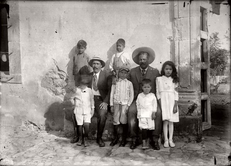 The Mexican Revolution through the Lens of Agustín Casasola