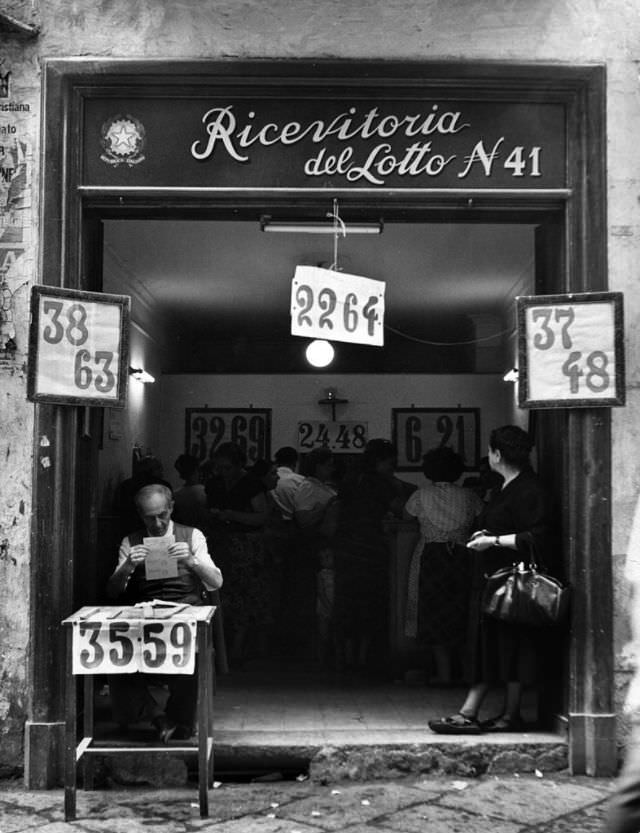 Lotto betting shop. (Mario De Biasi)