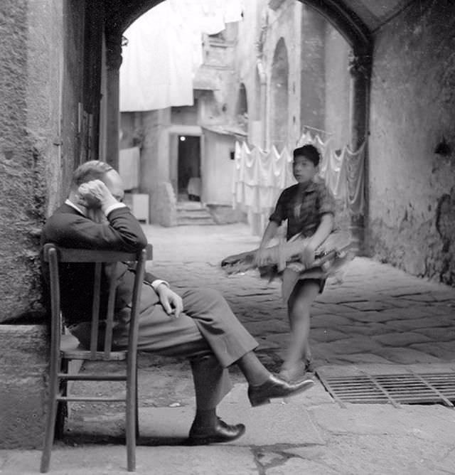 What Naples looked like in the 1950s Through Fascinating historical Photos