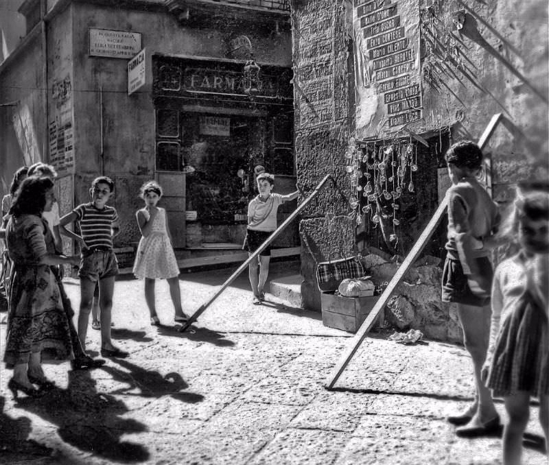 What Naples looked like in the 1950s Through Fascinating historical Photos