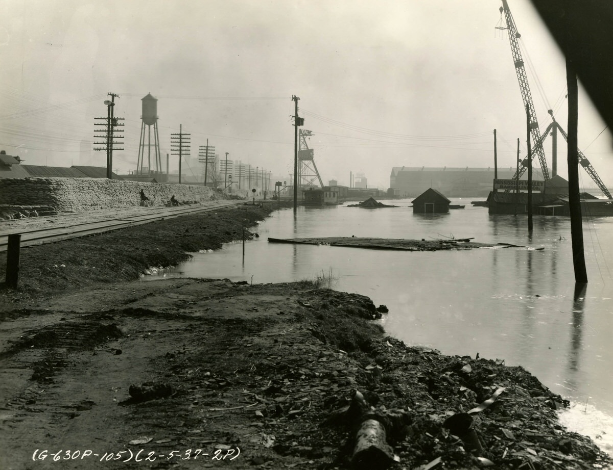 Rising water, flood of 1937