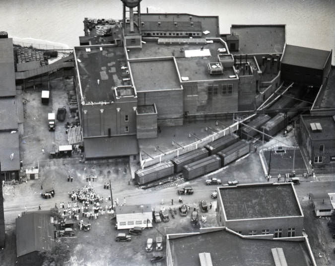 Aerial view of the strike at Neuhoff Packing Plant, 1937