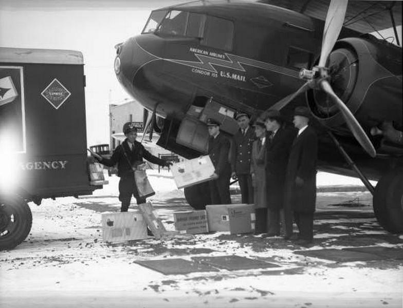 City has new air express service at the Nashville Airport, 1936