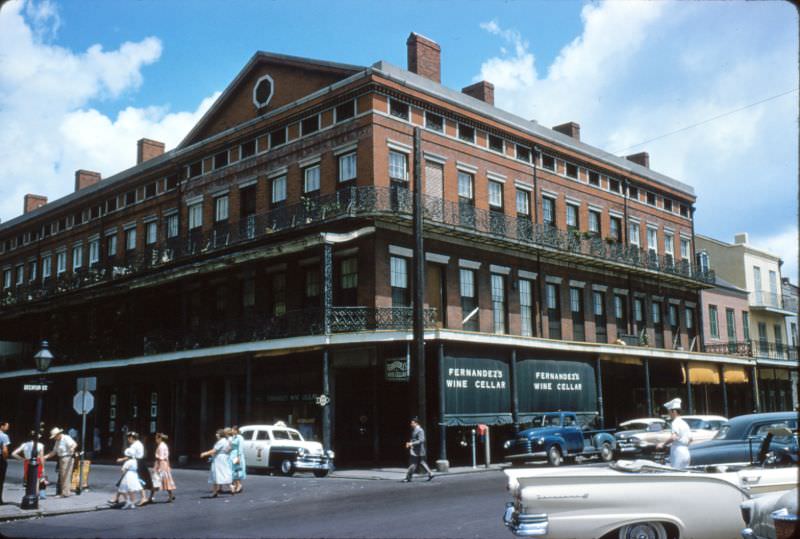 Pontalba Apts near Cafe du Monde with chef, New Orleans, 1956.