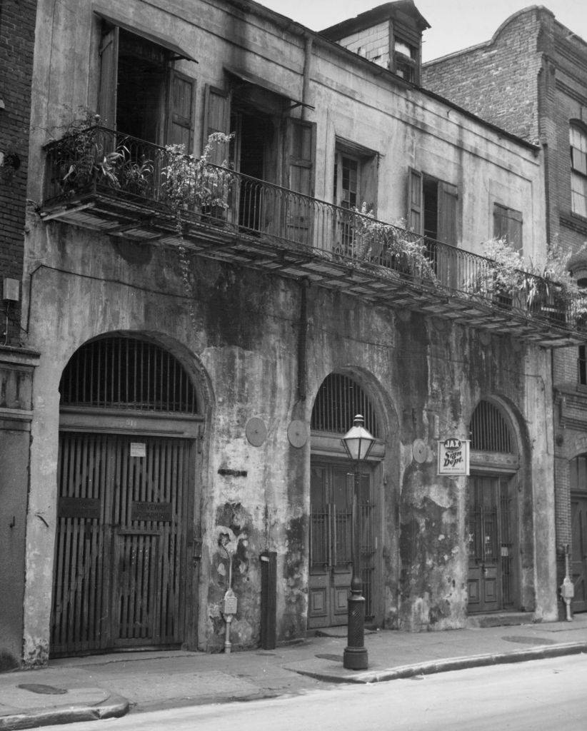 A commercial building in New Orleans, 1955.