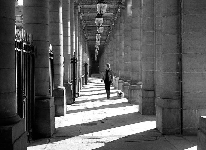 Fascinating Photos Capturing Street Life of Paris in 1981