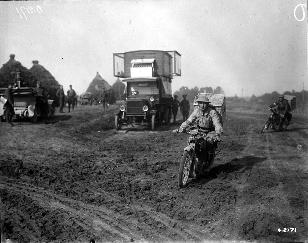 Pigeon Lofts of WWI: Historical photos of B-type Buses that were Used to Transport Messenger Birds