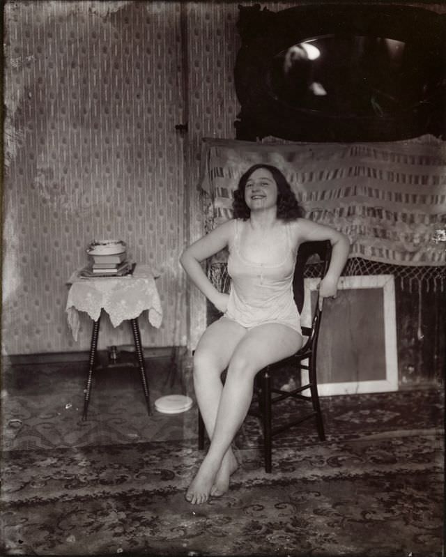 Rare Historic Photos of Prostitutes from the Red-Light District of Storyville, New Orleans in 1912