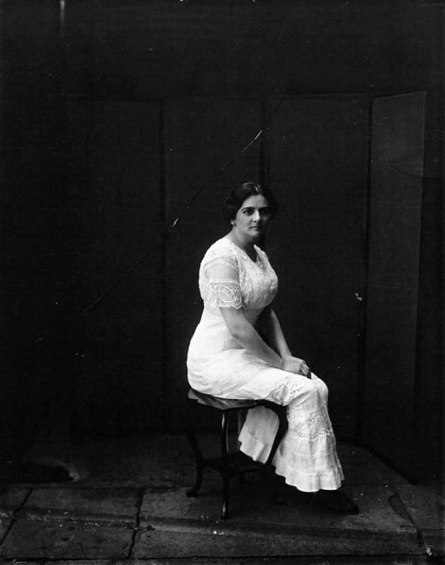 Rare Historic Photos of Prostitutes from the Red-Light District of Storyville, New Orleans in 1912