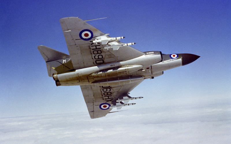 A Gloster Javelin FAW.9R (XH890) of No. 23 Squadron banking away from the camera. This aircraft is flying from No. 23 Squadron's base at RAF Coltishall, Norfolk, 1963