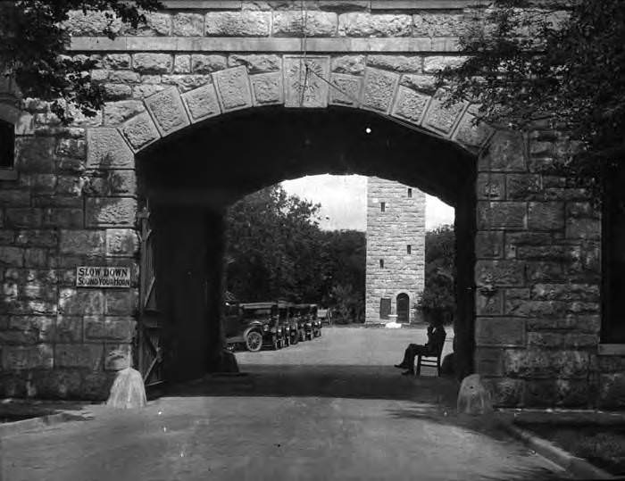 Entrance to Quadrangle, Fort Sam Houston, 1927