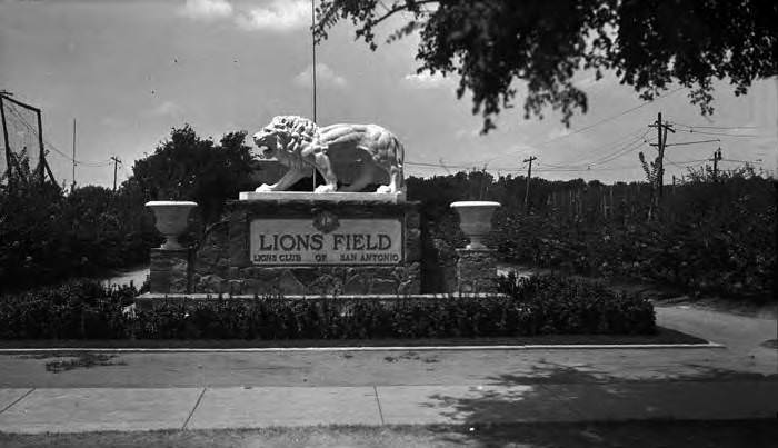 Marble lion at entrance to Lions Field, 2809 Broadway, San Antonio, 1927