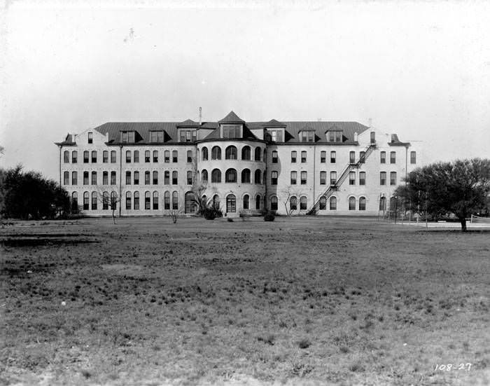 Exterior of Westmoorland College, 726 W. Waco, San Antonio, 1927