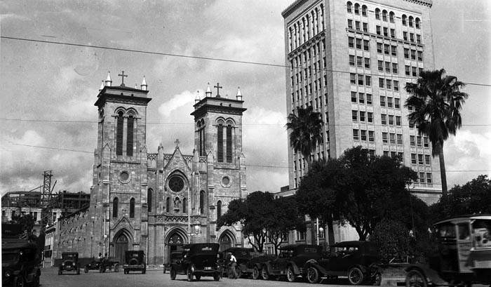 San Fernando Cathedral and Frost National Bank, Main Plaza, San Antonio, 1927