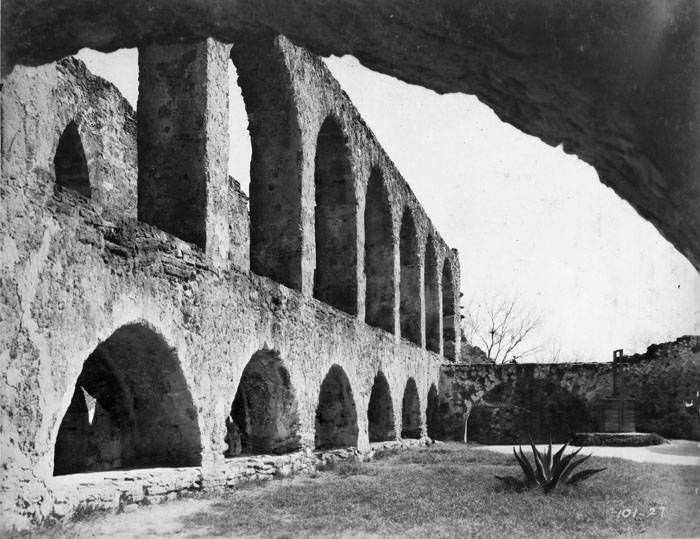 Convento as seen from outside sacristy door, Mission San Jose y San Miguel de Aguayo, San Antonio, 1927