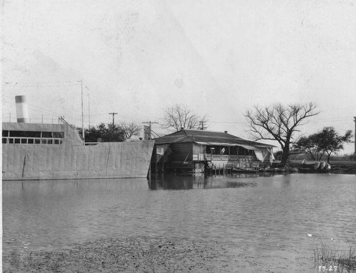 Pavilions on Woodlawn Lake, San Antonio, 1927