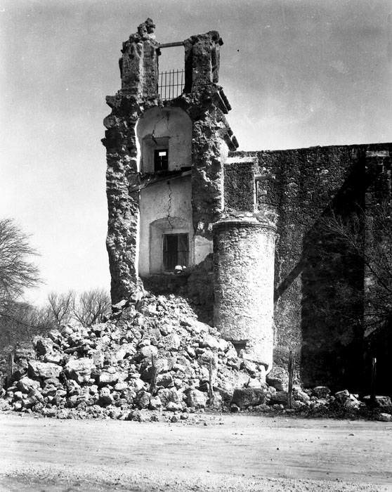Remains of bell tower at Mission San Jose shortly after collapse, San Antonio, 1928