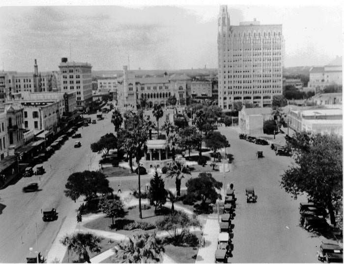 Alamo Plaza, San Antonio, 1928