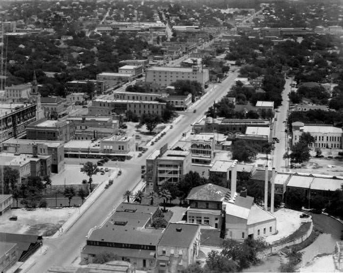 Bird's-eye view of Market Street, looking east, northeast from the Smith-Young Tower, San Antonio, 1929