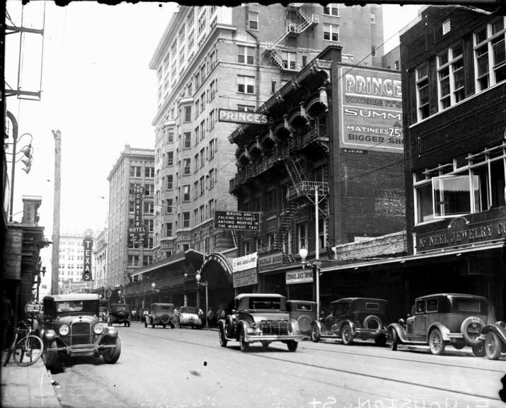 Looking west on Houston Street. The Princess Theater and the Gunter Hotel are in view, 1929