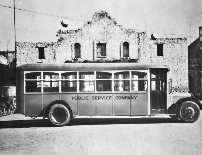 A San Antonio Public Service Company bus parked in front of the Alamo, 1924