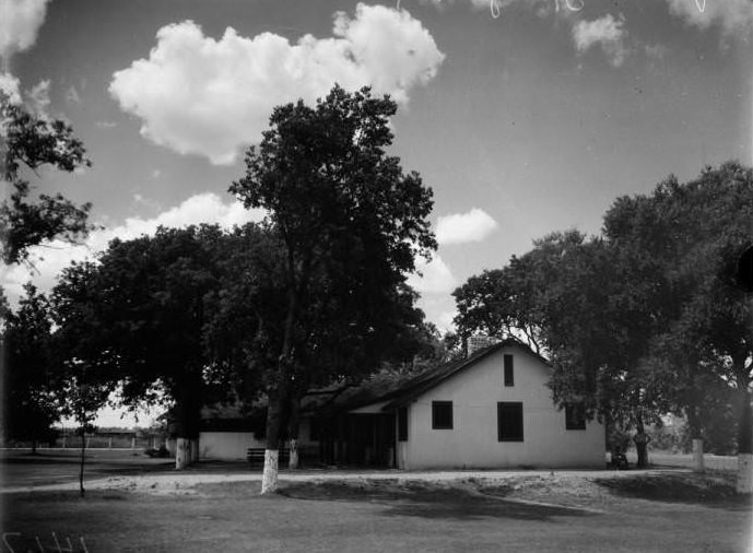 A building at the Willow Springs Golf Course, 1925