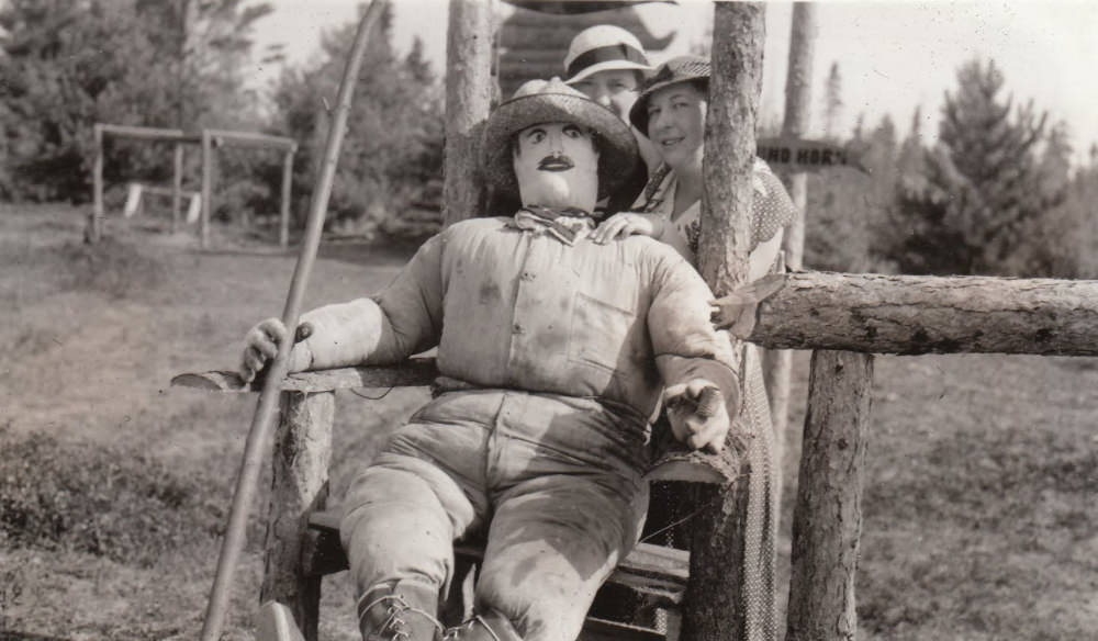 What Scarecrows looked like in the Past Through these Historical Photos