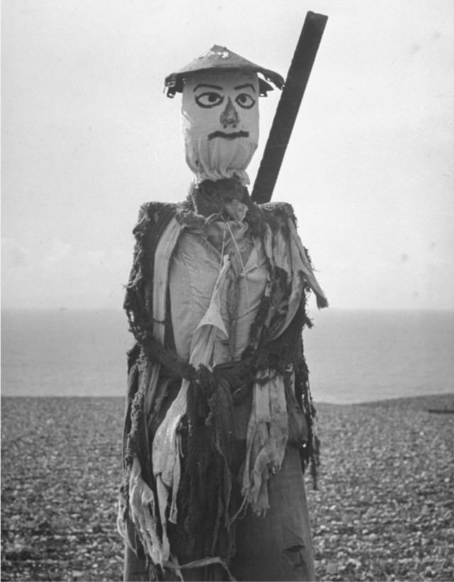 What Scarecrows looked like in the Past Through these Historical Photos