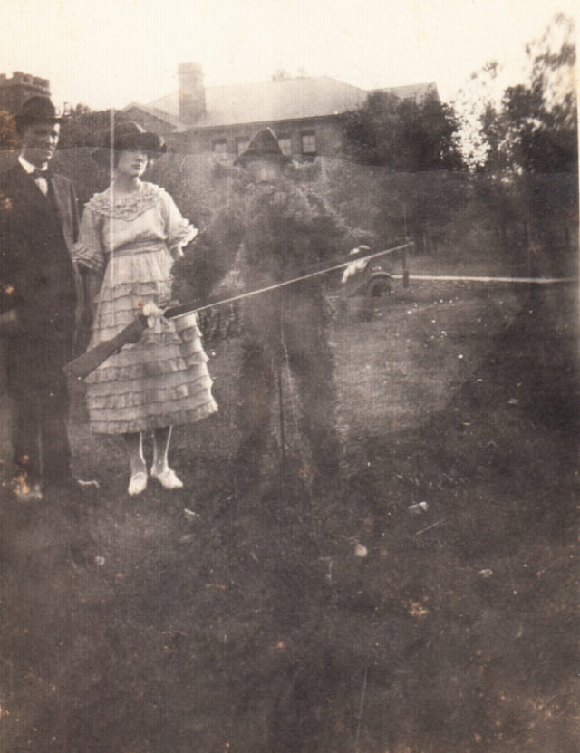 What Scarecrows looked like in the Past Through these Historical Photos