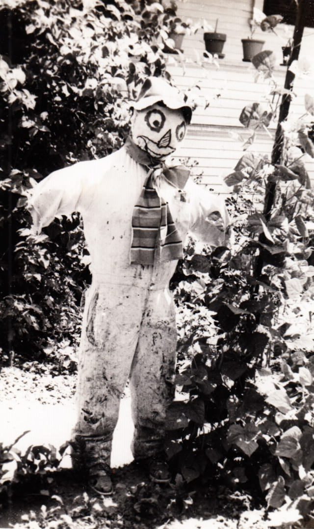 What Scarecrows looked like in the Past Through these Historical Photos