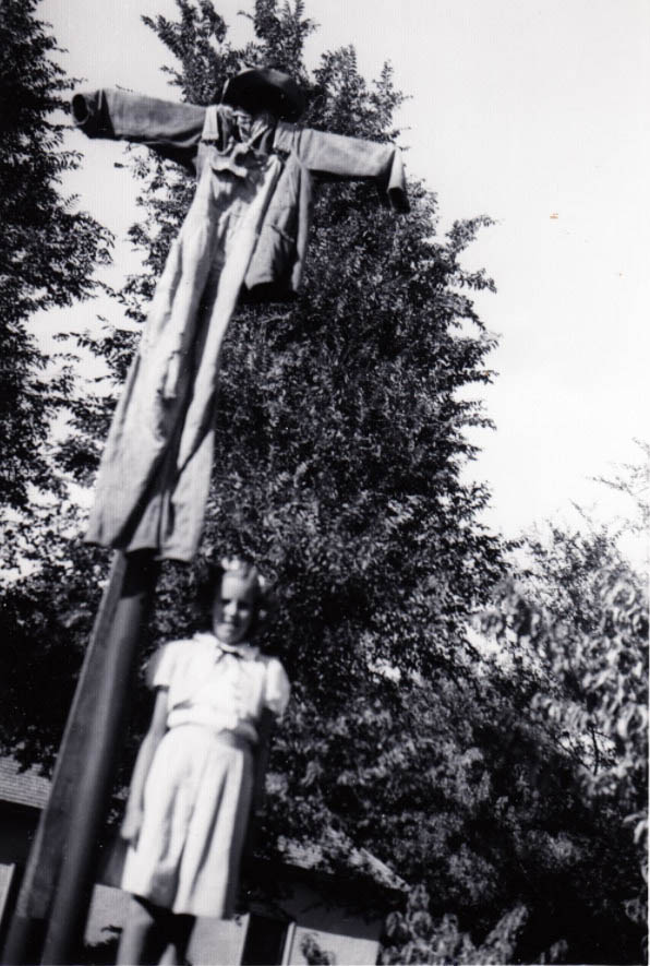 What Scarecrows looked like in the Past Through these Historical Photos