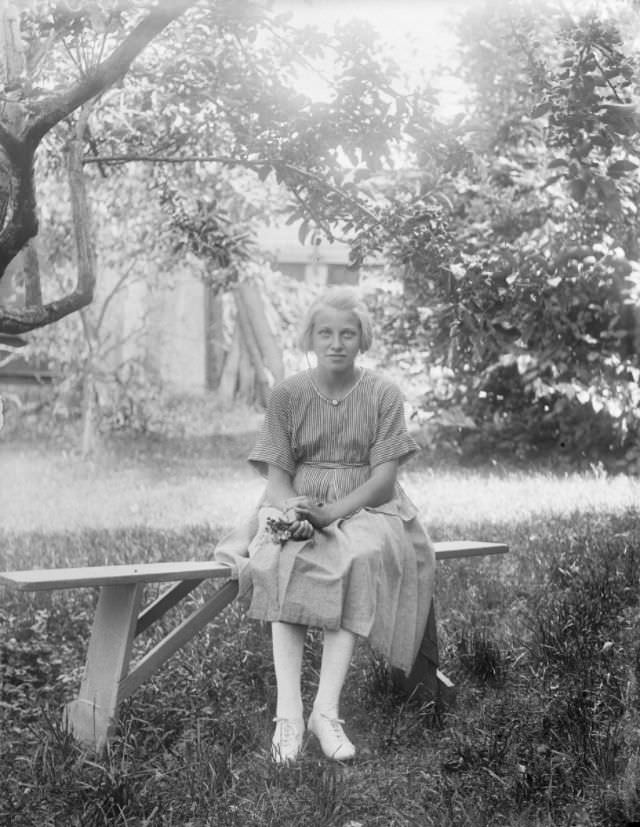 Stunning Portraits of Swedish People from the Early-20th Century by John Alinder