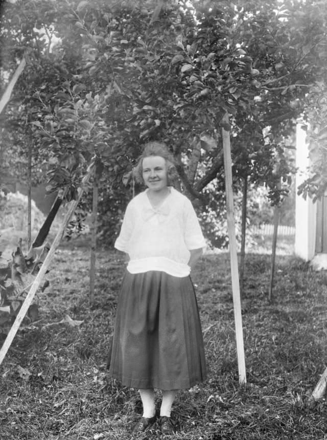 Stunning Portraits of Swedish People from the Early-20th Century by John Alinder