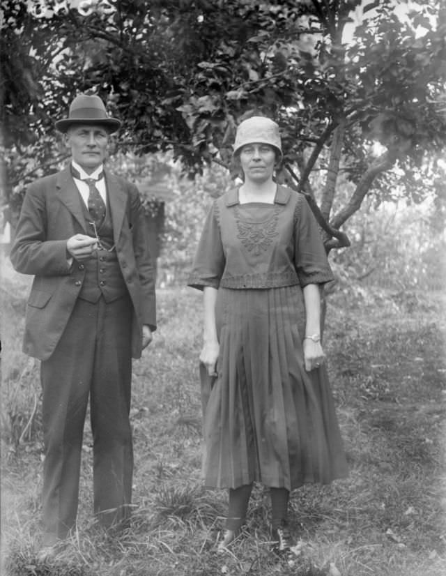 Stunning Portraits of Swedish People from the Early-20th Century by John Alinder