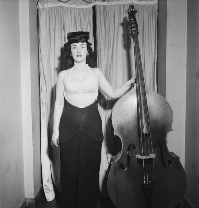 Beautiful photos of Jazz Bassist Vivien Garry from the 1940s