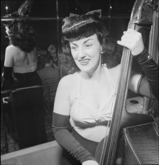 Beautiful photos of Jazz Bassist Vivien Garry from the 1940s