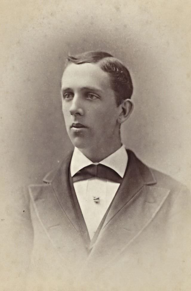 Edward Lee Linsley (1858-1900), Yale Law School, 1877