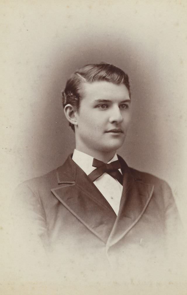 James Henry Webb (1854-1924), Yale Law School, 1877