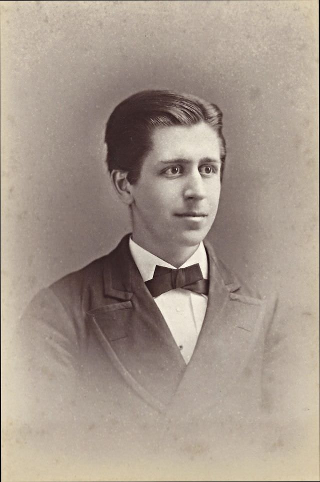 Arthur Gordon Bill (1856-1935), Yale Law School, 1877