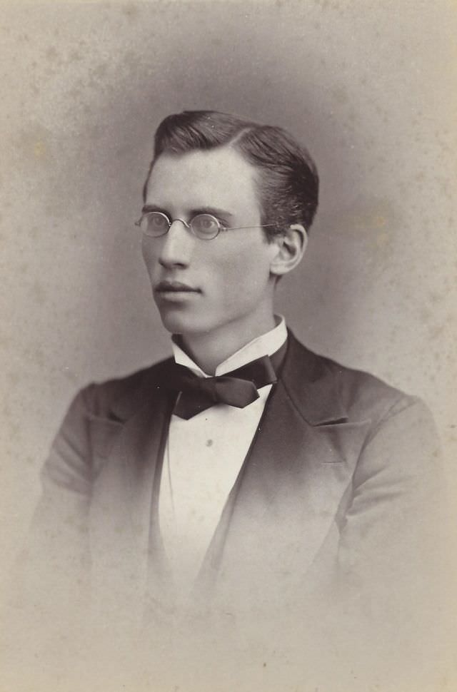 Charles George Root (1855-1928), Yale Law School, 1877