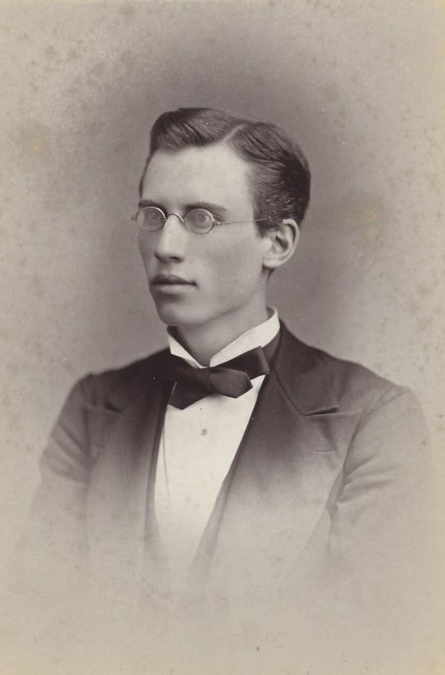 Charles George Root (1855-1928), Yale Law School, 1877