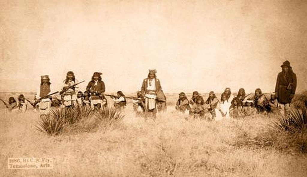 Geronimo and his band of renegade Chiricahua Apaches, 1886