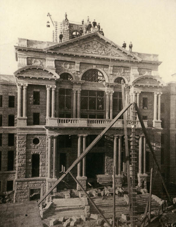 Construction of the Tarrant County Courthouse, 1895