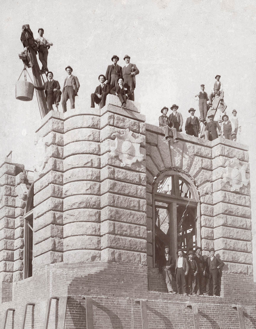 Construction of Tarrant County Courthouse, 1895