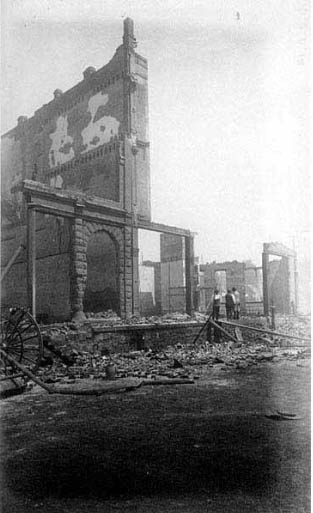 Ruins of Yesler-Leary Building, aftermath of the Seattle Fire of June 6, 1889