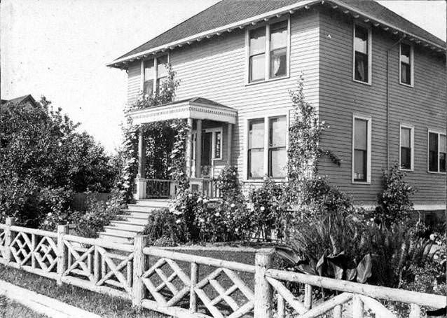 Soule residence porch and garden, 1353 32nd Ave. Street, Seattle, 1899