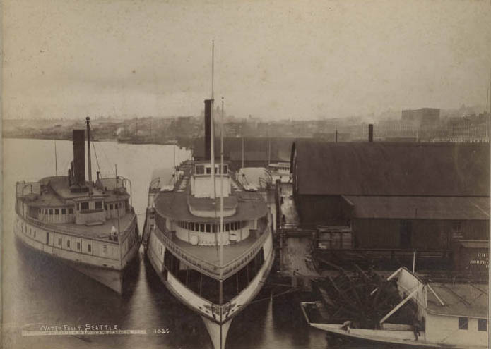 Boats docked at Oregon Improvement Company docks, 1890